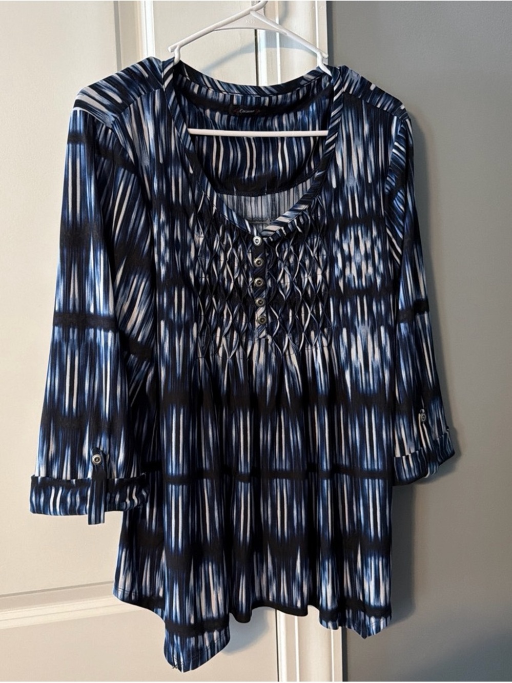 Women's Blue Black Patterned Button-Front Blouse